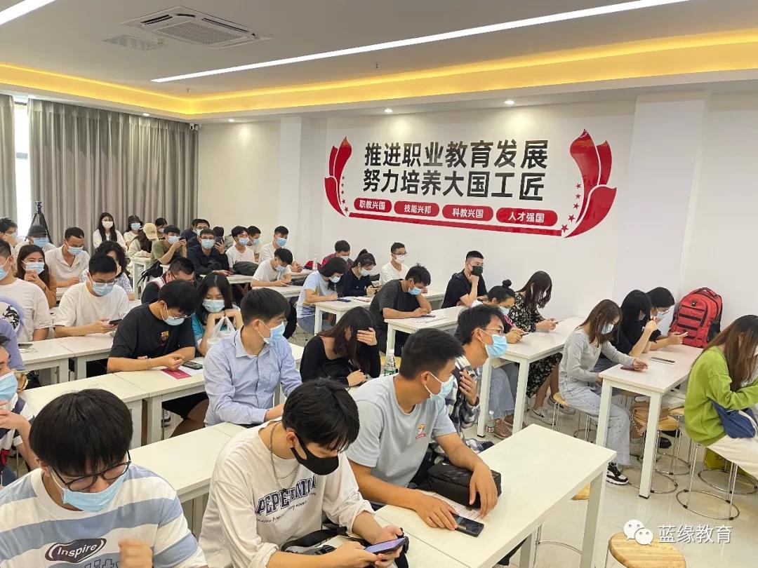 广东交通职业技术学院2021级高职扩招新生开学典礼圆满结束